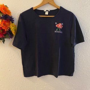 H&M NAVY BLUE T-SHIRT WITH FLOWER EMBROIDERY SIZE LARGE